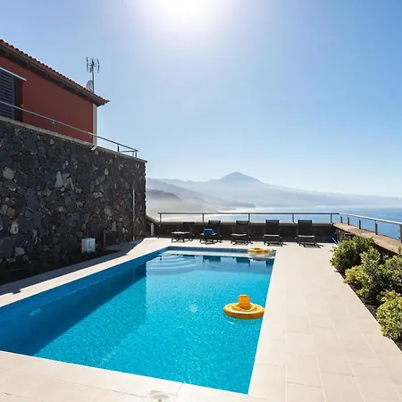 Prime Sea And Mountain Views With Pool 펜션 El Pris